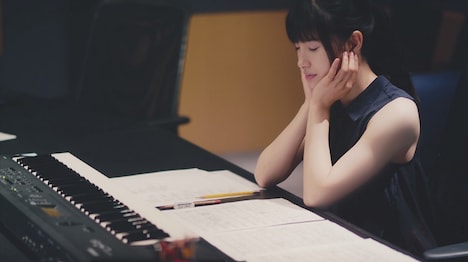 「Felicies」MVのワンシーン。