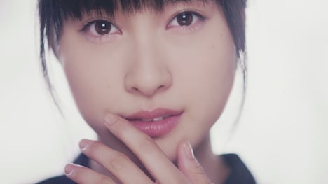 「Felicies」MVのワンシーン。