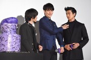 左から神木隆之介、岡田将生、新田真剣佑。