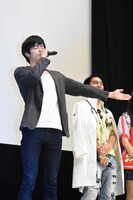 「君たちは最高の！」「モルモットだー！」というコールアンドレスポンスを楽しむ岩永徹也。