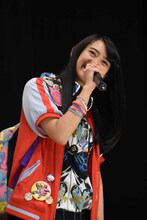 「迷惑かけちゃうけど許してね、せーんせい」というセリフを披露した黒崎レイナ。