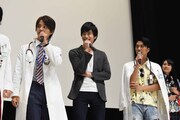 「劇場版 仮面ライダーエグゼイド トゥルー・エンディング」初日舞台挨拶の様子。