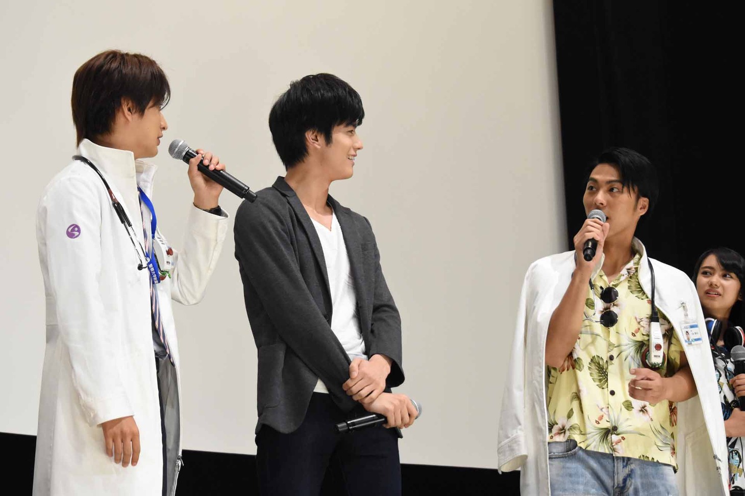 左から瀬戸利樹、岩永徹也、小野塚勇人。