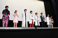 「劇場版 仮面ライダーエグゼイド トゥルー・エンディング」初日舞台挨拶の様子。