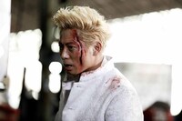 「HiGH&LOW THE MOVIE 2 / END OF SKY」より、黒木啓司演じるROCKY。