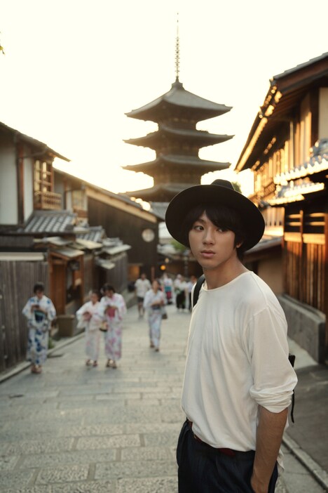 山田裕貴 2nd写真集（タイトル未定）中面サンプル （撮影：山本マオ）