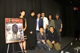 「RE:BORN リボーン」初日舞台挨拶にて、下段左から下村勇二、坂口拓、上段左から長谷川瞳、斎藤工、いしだ壱成、大塚明夫、望月オーソン、稲川義貴。