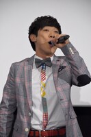 「さよならだよ、ミスター」を歌う横山だいすけ。