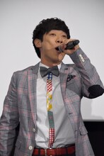 「さよならだよ、ミスター」を歌う横山だいすけ。