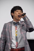 「さよならだよ、ミスター」を歌う横山だいすけ。
