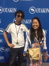 京田知己（左）と、英語版でエウレカの吹替を担当するステファニー・シェー（右）。