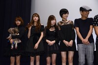左から荻野可鈴、志田友美、京佳、小林れい、千葉誠治。