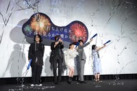 ハンディキャノン砲を発射するときの様子。