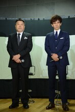 左から原田眞人、滝藤賢一。
