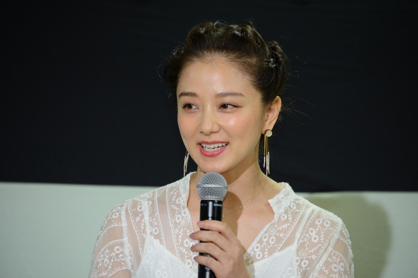 中越典子