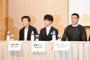 左から雑賀俊朗、森崎ウィン、アウン・イェ・リン。