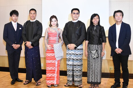 「My Country My Home」製作発表会見の様子。