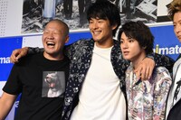 左から一ノ瀬ワタル、鈴木貴之、山田裕貴。