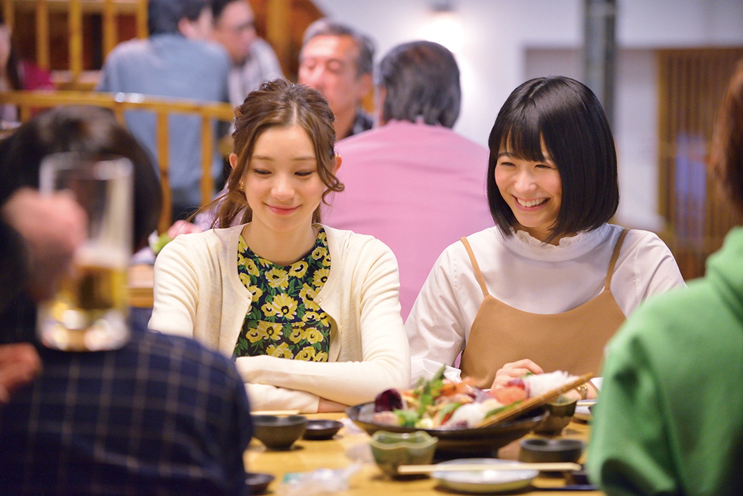 映画「アヤメくんののんびり肉食日誌」より。