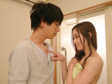 映画「アヤメくんののんびり肉食日誌」より。