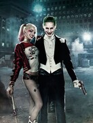 「スーサイド・スクワッド」より、ジャレッド・レト扮するジョーカー（右）とマーゴット・ロビー扮するハーレイ・クイン（左）。（写真提供：T.C.D / VISUAL Press Agency / ゼータ イメージ）