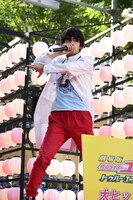 仮面ライダーエグゼイド ムテキゲーマーの変身を披露する飯島寛騎。