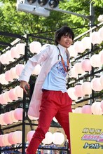 仮面ライダーエグゼイド ムテキゲーマーの変身を披露する飯島寛騎。