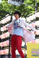 仮面ライダーエグゼイド ムテキゲーマーの変身を披露する飯島寛騎。