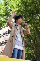 仮面ライダービルドの変身を披露する犬飼貴丈。