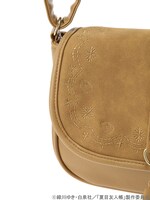 「夏目友人帳 刺しゅうショルダーバッグ」のベージュ。