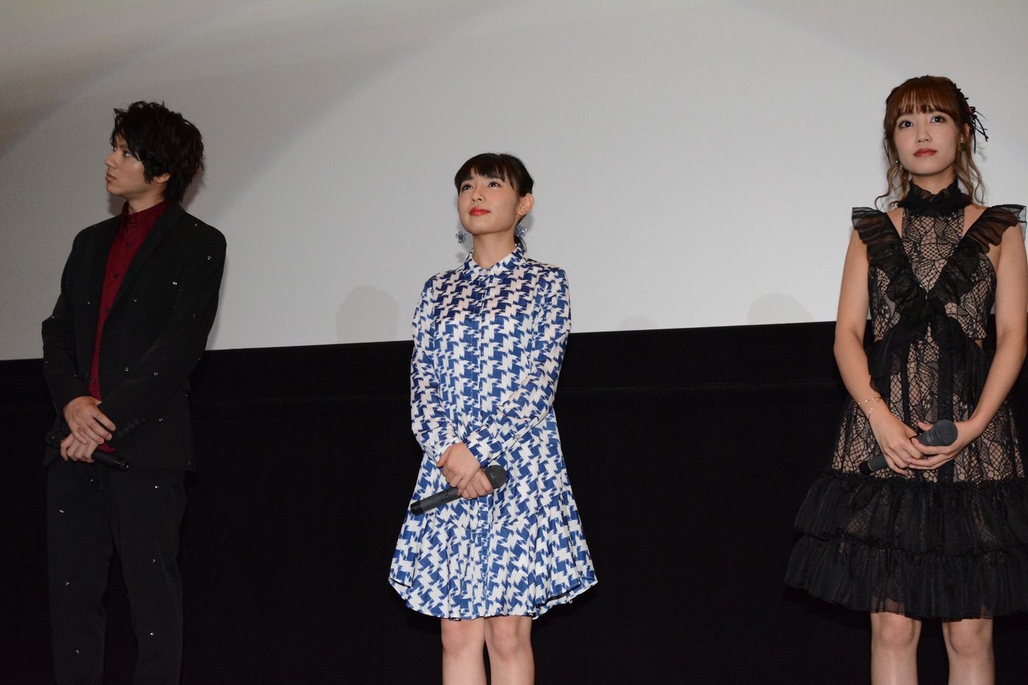 左から山田裕貴、吉田円佳、加藤玲奈。