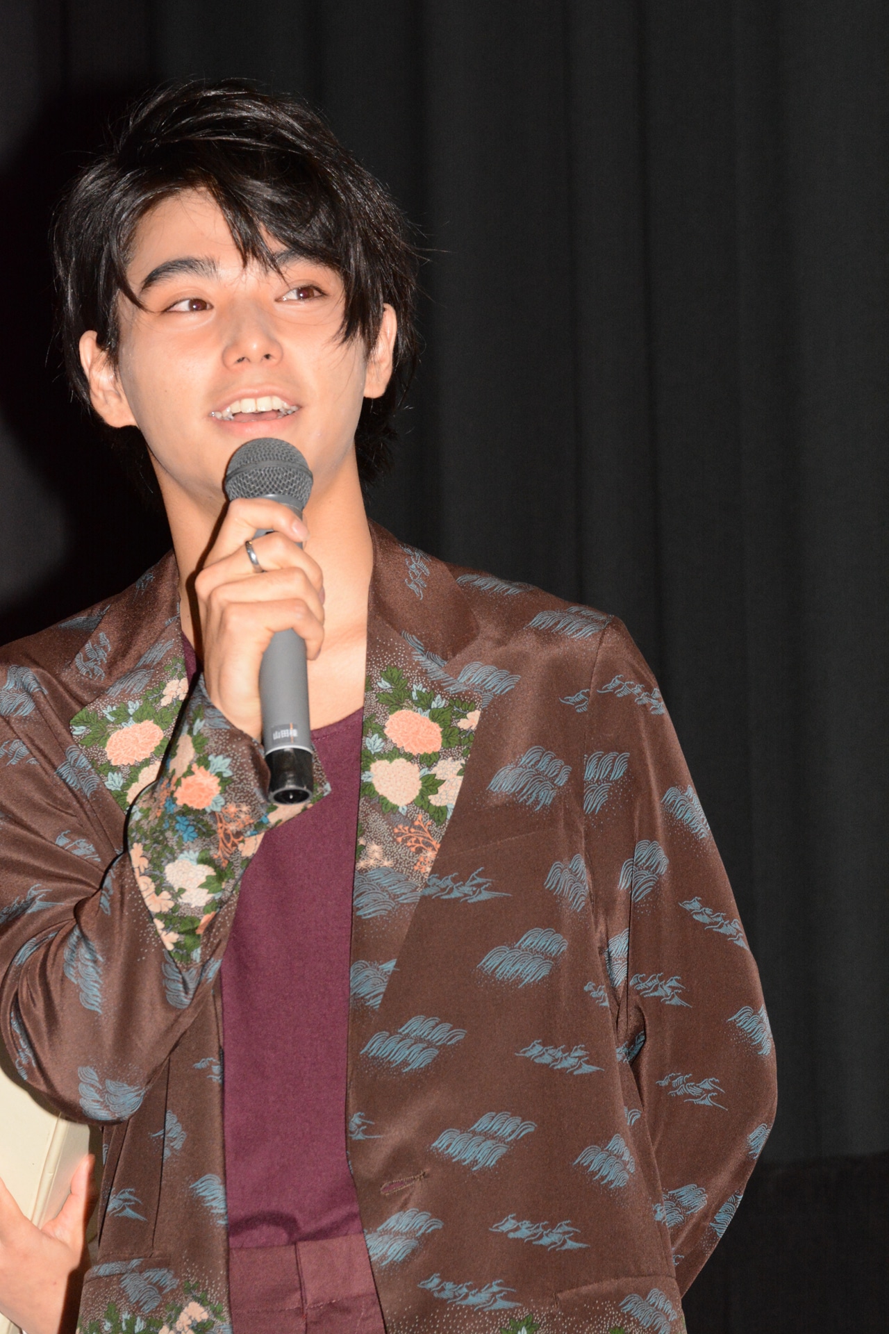 村上虹郎