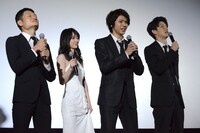 「闇金ドッグス7」初日舞台挨拶の様子。