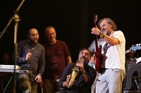 エミール・クストリッツァ＆ノー・スモーキング・オーケストラの来日公演の様子。