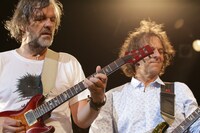 左からエミール・クストリッツァ、イヴァン・マクシモヴィッチ。