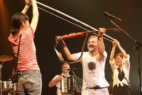 エミール・クストリッツァ＆ノー・スモーキング・オーケストラの来日公演の様子。