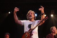 エミール・クストリッツァ＆ノー・スモーキング・オーケストラの来日公演の様子。