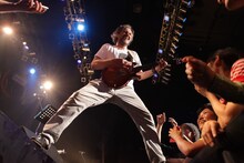 エミール・クストリッツァ＆ノー・スモーキング・オーケストラの来日公演の様子。