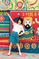 「浜辺美波写真集 voyage」中面