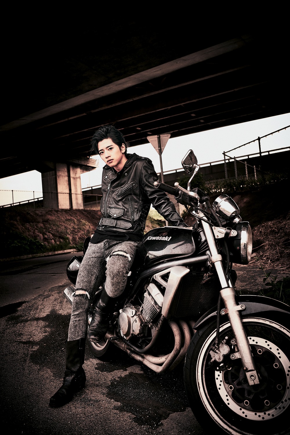 「飯島寛騎ファースト写真集 Hiroki」中面