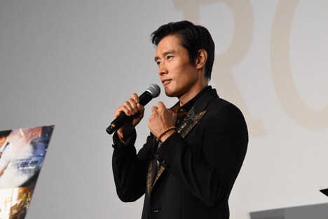 「映画の多様性」について語るイ・ビョンホン。