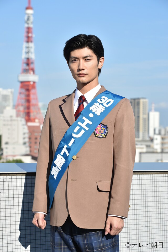 土曜ナイトドラマ「オトナ高校」より、三浦春馬扮する荒川英人。