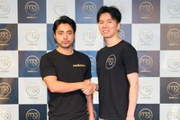 ミーアンドスターズの取締役CIOに就任した山田孝之（左）と代表取締役社長兼CEOの佐藤俊介氏（右）。