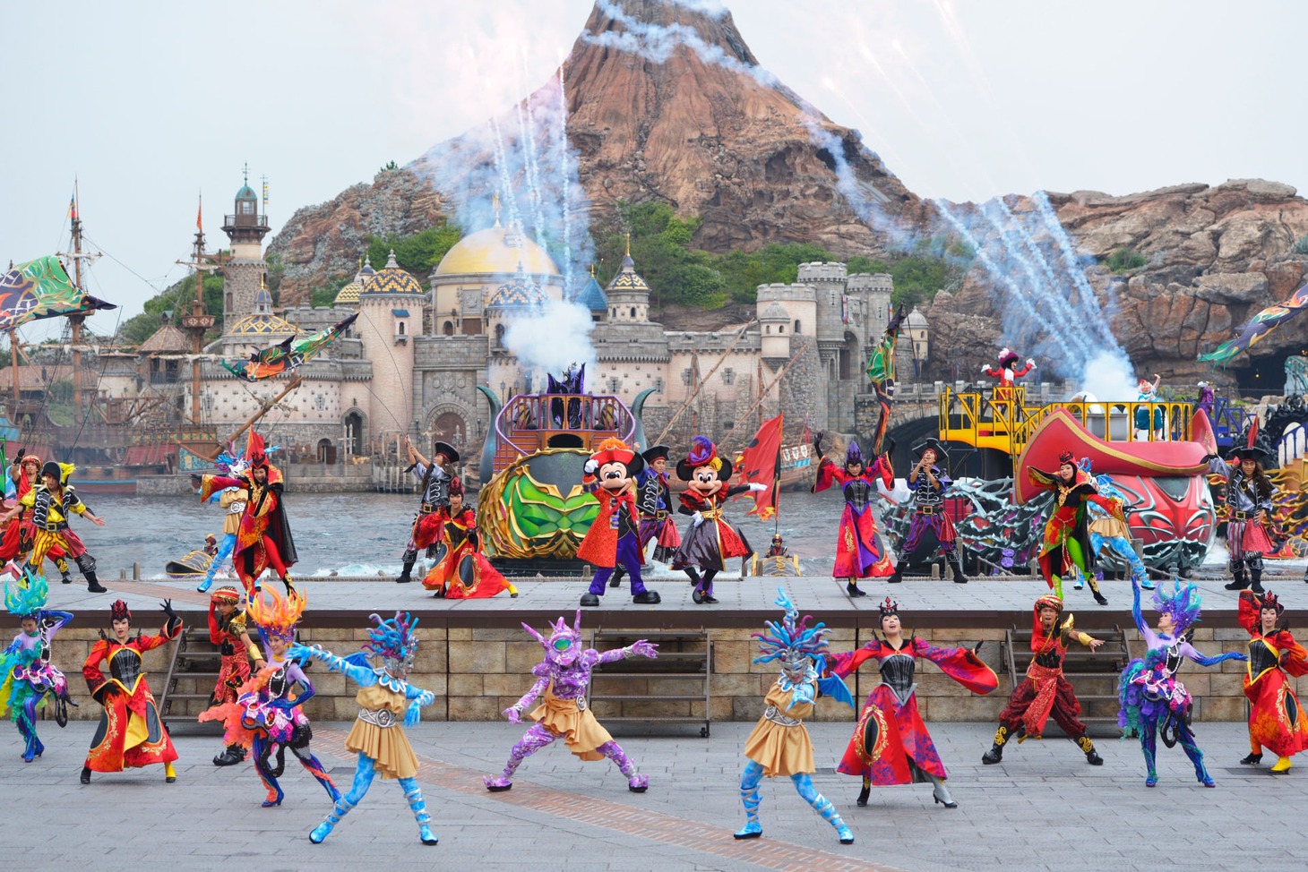 東京ディズニーシーの「ザ・ヴィランズ・ワールド」（2016年の様子）。
