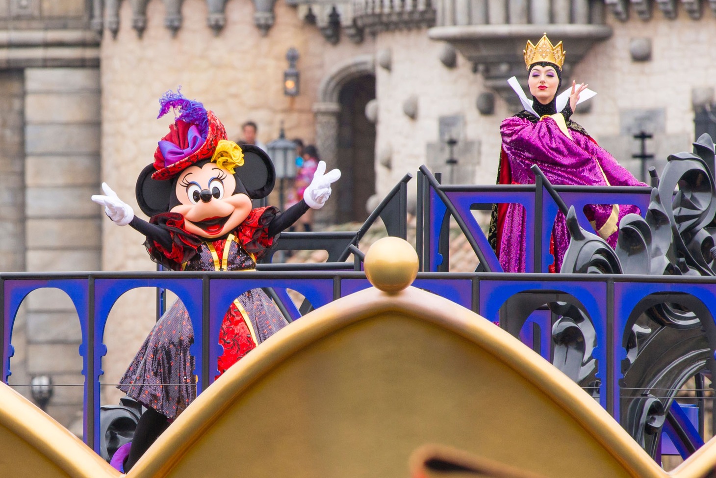 東京ディズニーシーの「ザ・ヴィランズ・ワールド」（2016年の様子）。