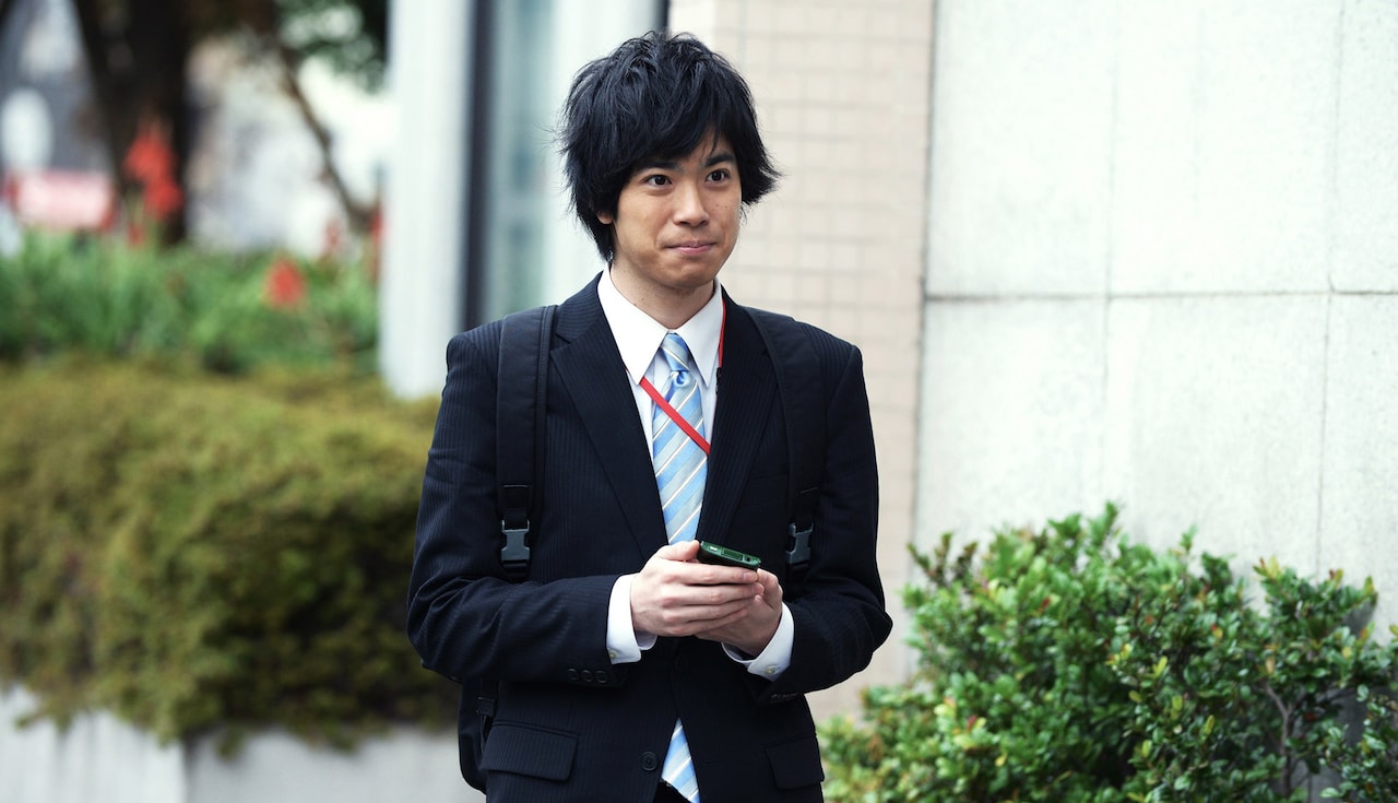 映画「勝手にふるえてろ」より、渡辺大知演じるニ。(c)2017映画「勝手にふるえてろ」製作委員会