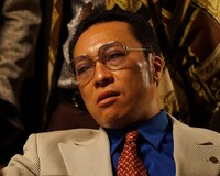 「孤狼の血」より吉田滋役の音尾琢真。