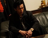 「孤狼の血」より永川恭二役の中村倫也。