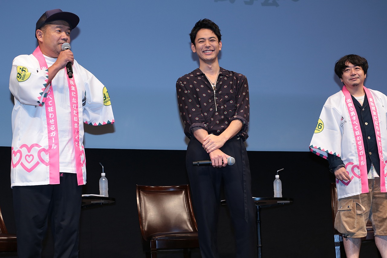 左から大根仁、妻夫木聡、渋谷直角。
