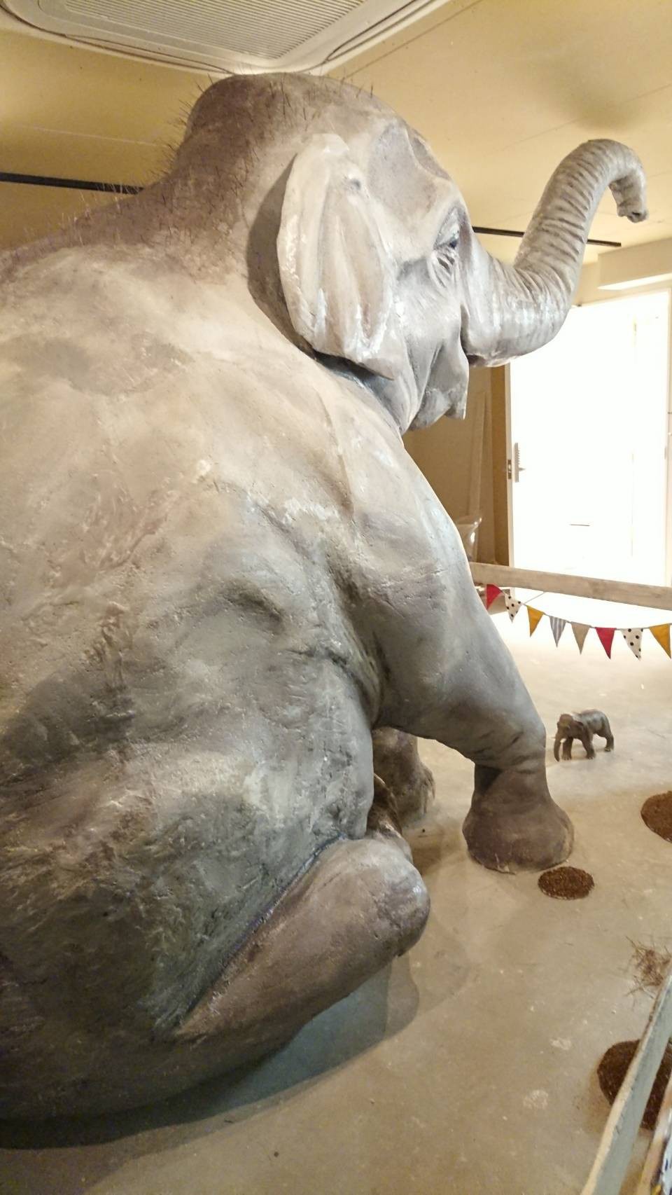 はな子の等身大モニュメント。